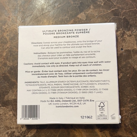 Iconic London Ultimate Bronzing Powder Medium Bronze ❤️❤️ - Picture 6 of 6